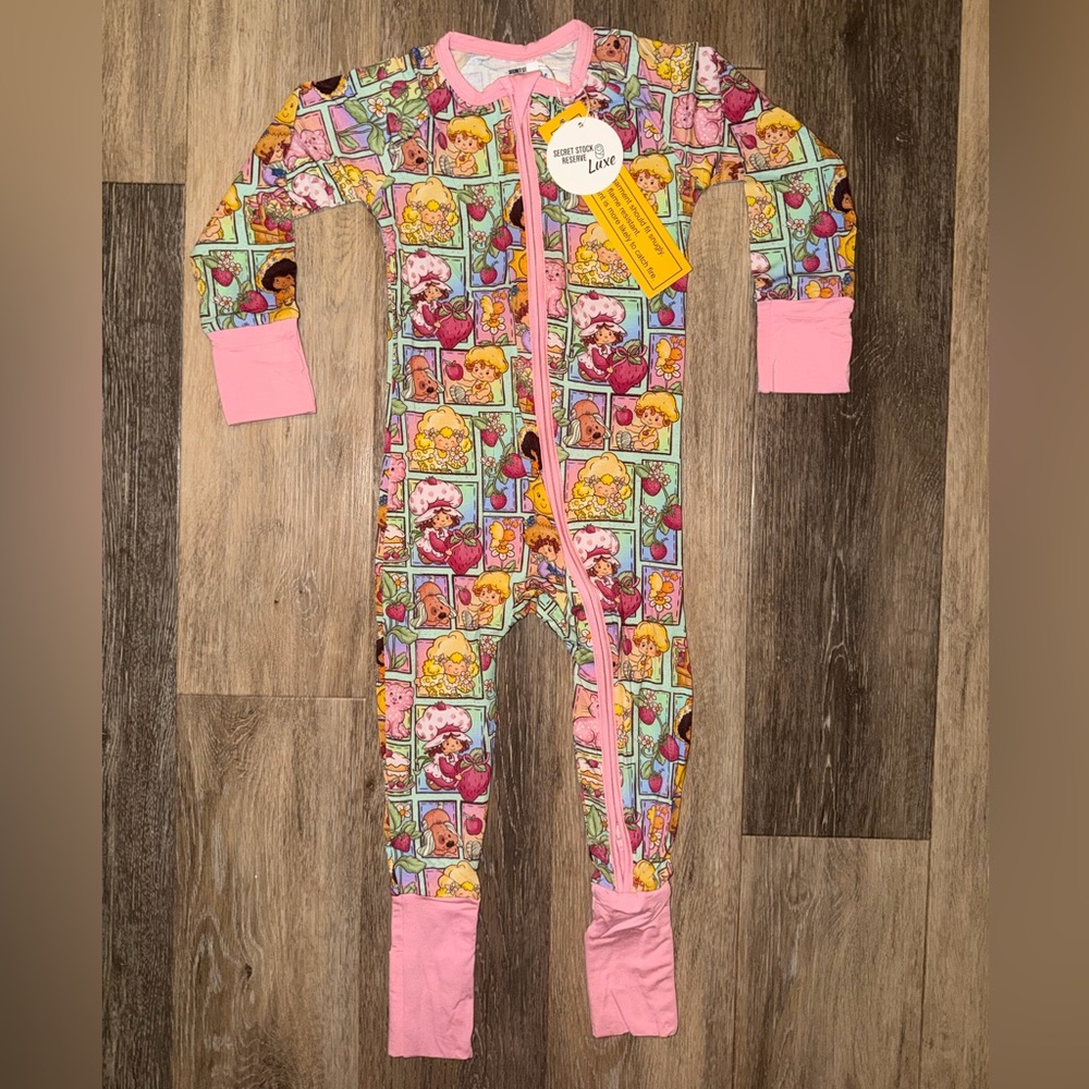 NWT Secret Stock Reserve Luxe Bamboo Strawberry Shortcake Zippy (SLEEP)